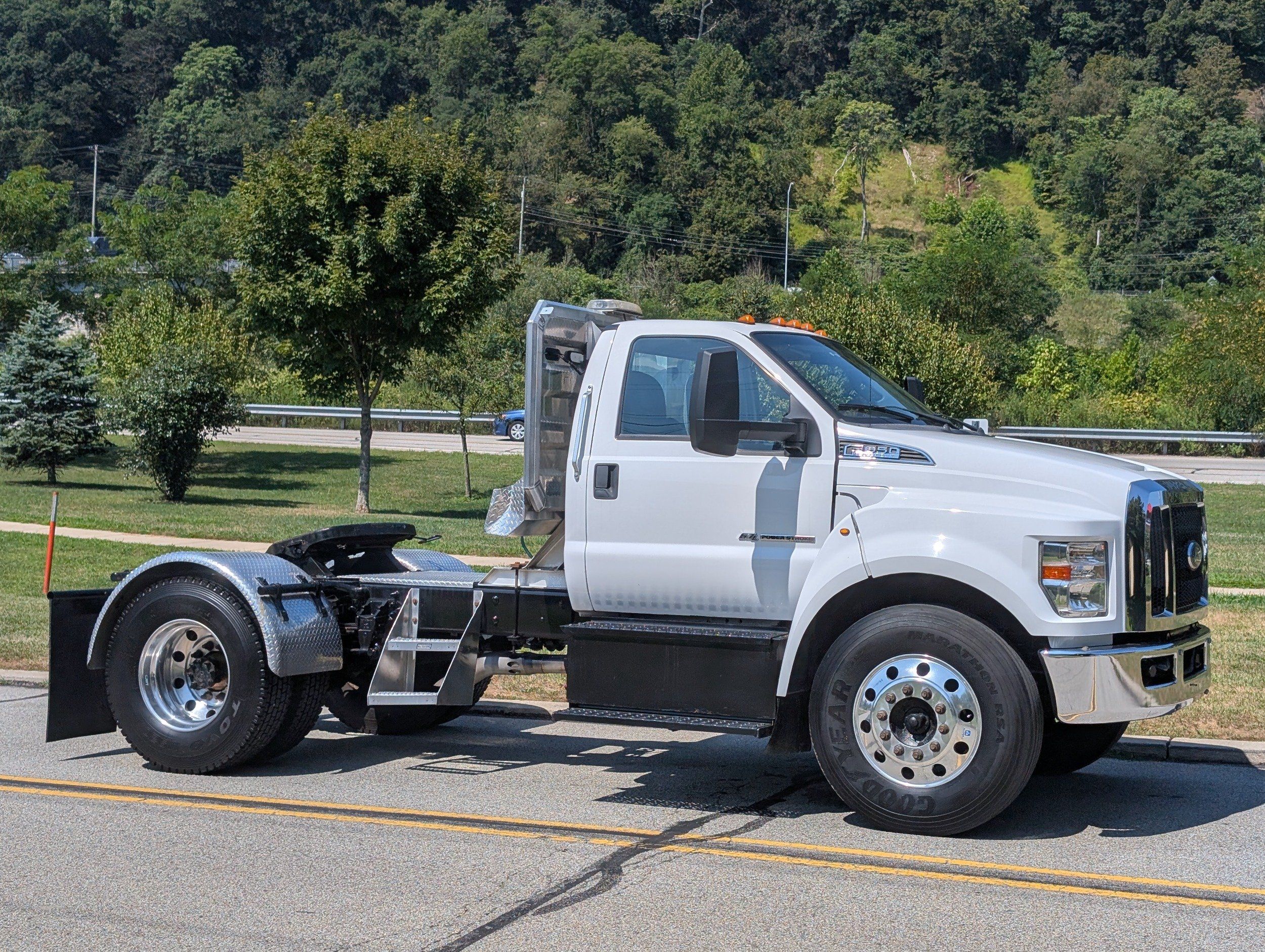 2018 Ford F-650 SuperCab photo 5