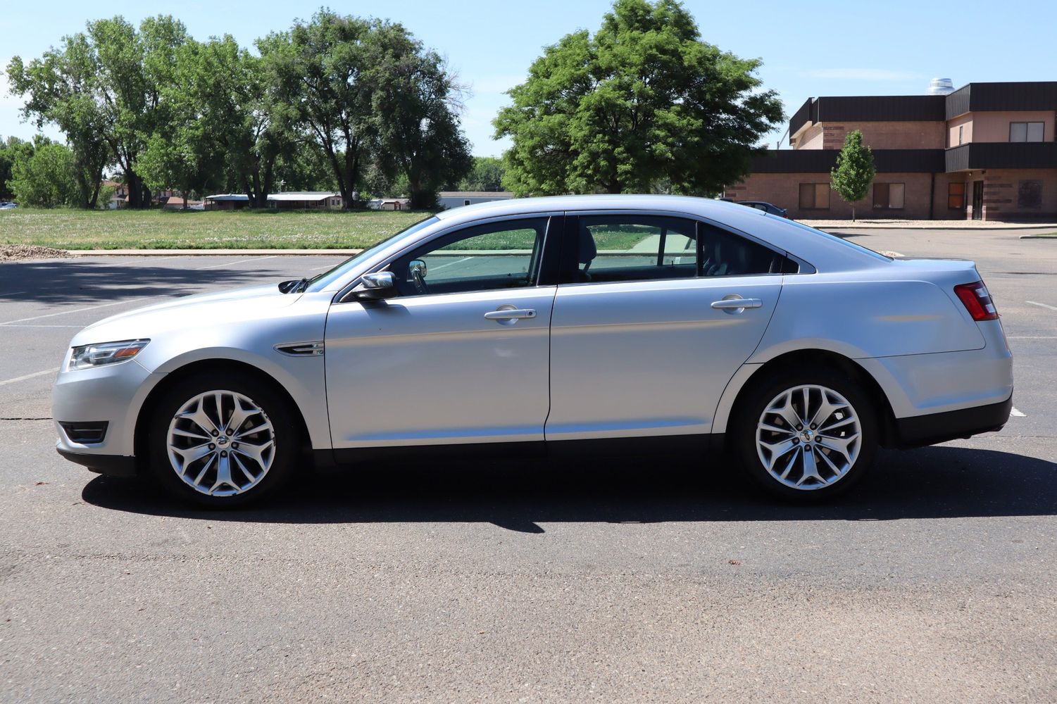 2013 Ford Taurus Limited | Victory Motors of Colorado