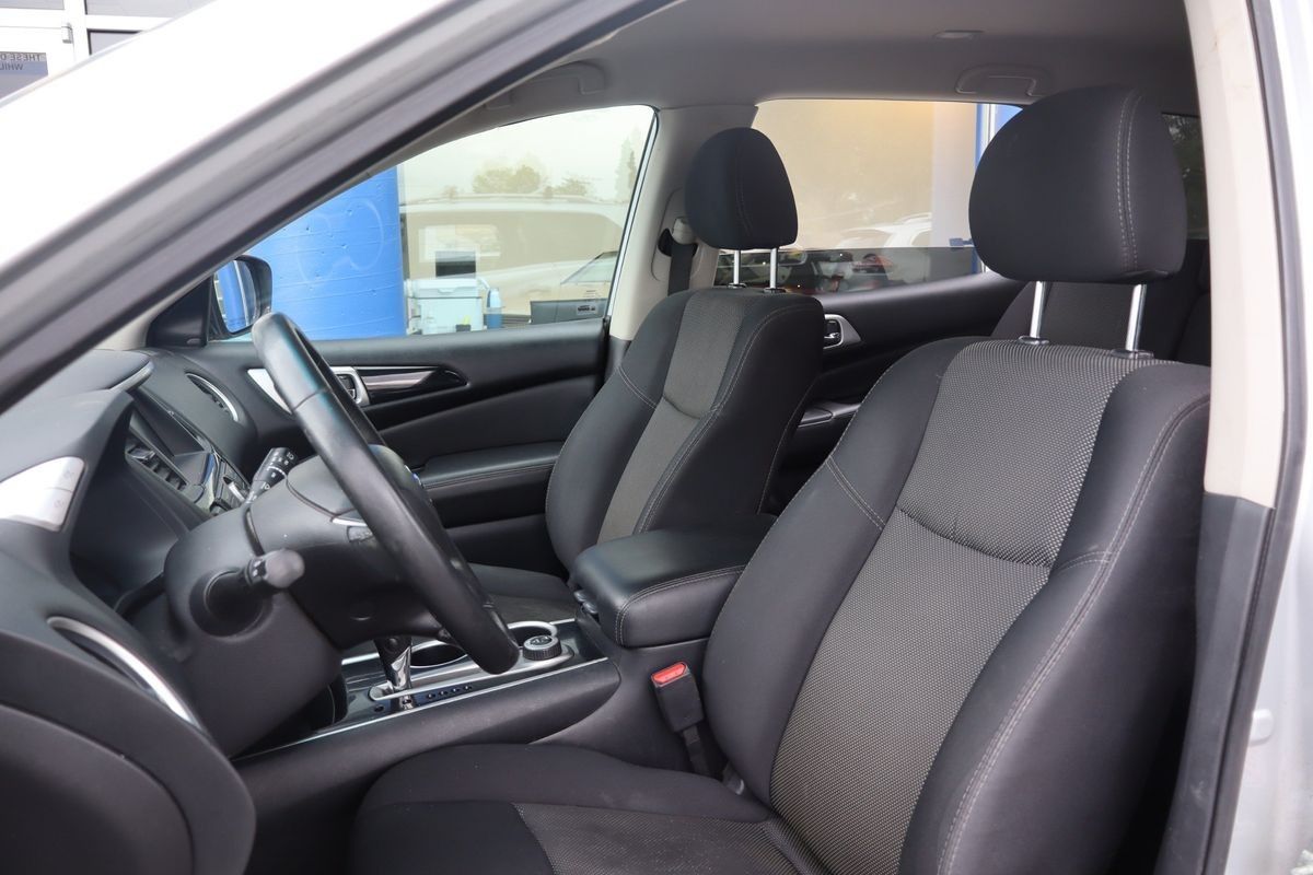 2019 Nissan Pathfinder SV