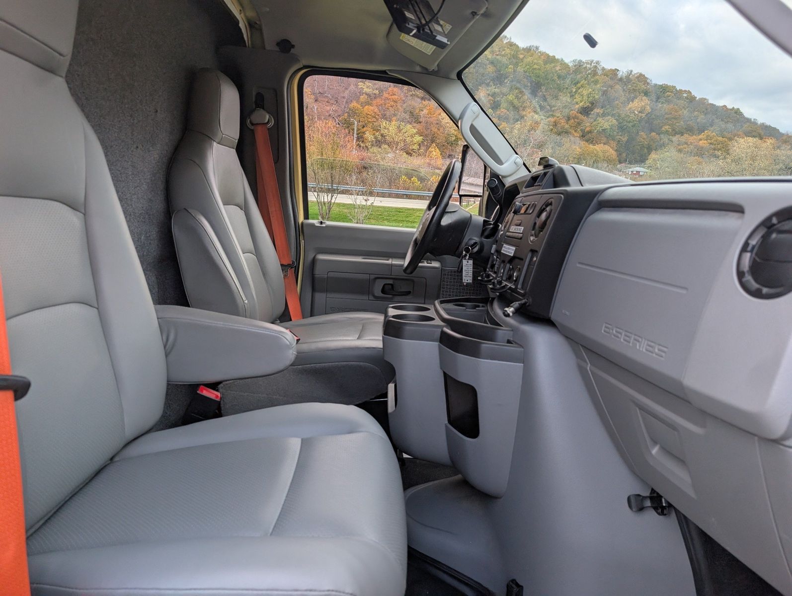 2019 Ford E-Series Chassis 25