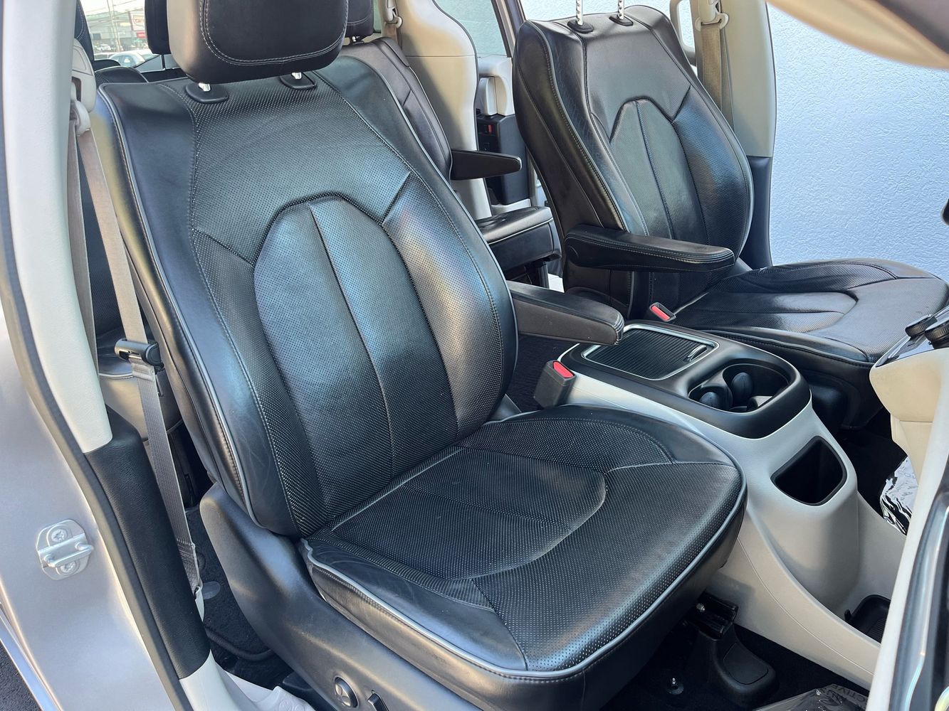 2018 Chrysler Pacifica Limited photo 21