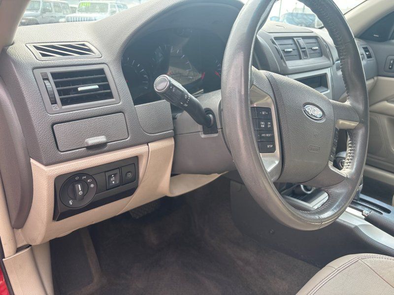 2011 Ford Fusion SEL photo 11