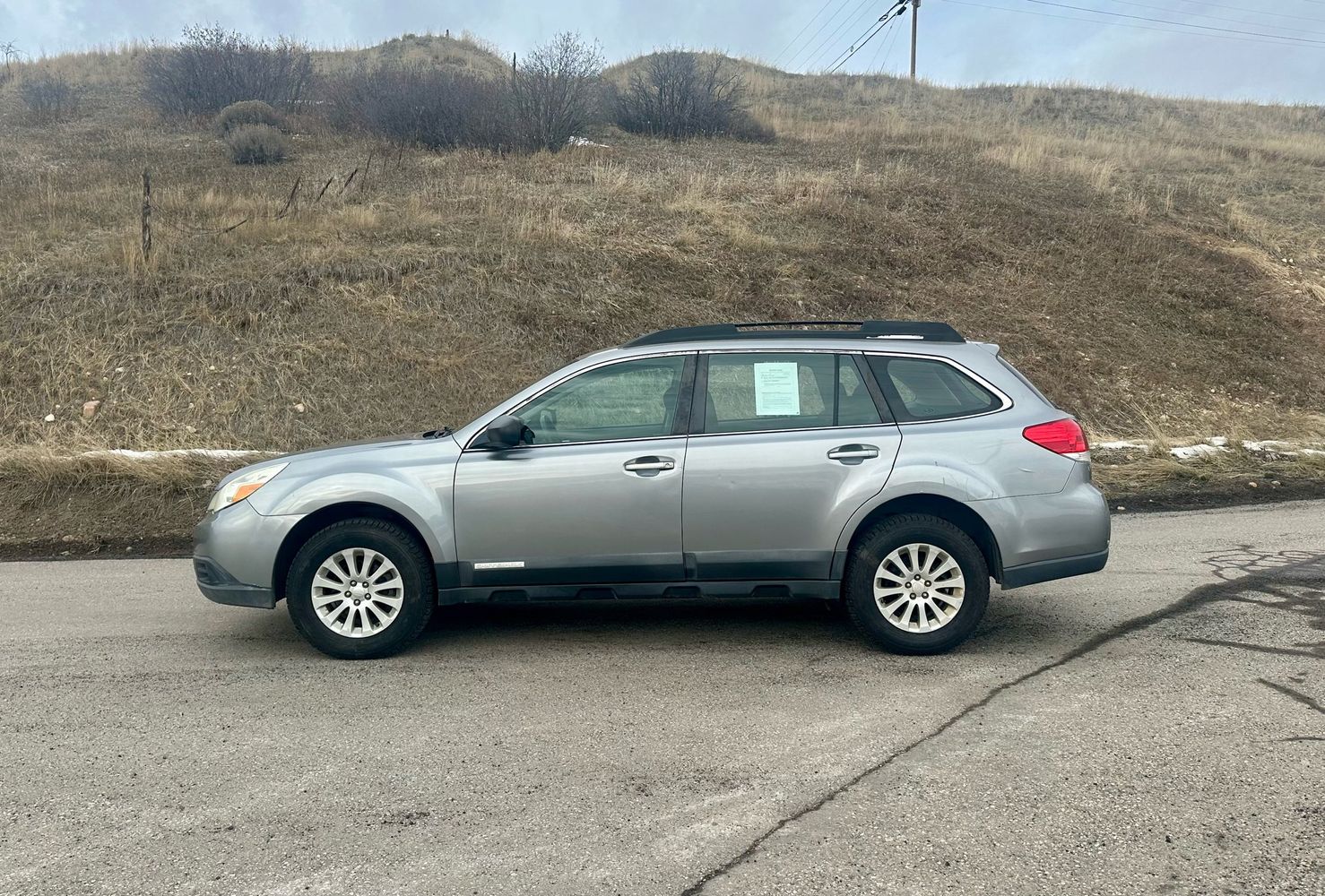 2010 Subaru Outback 2.5i's photo
