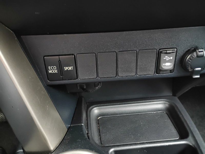 2013 Toyota RAV4 XLE photo 12