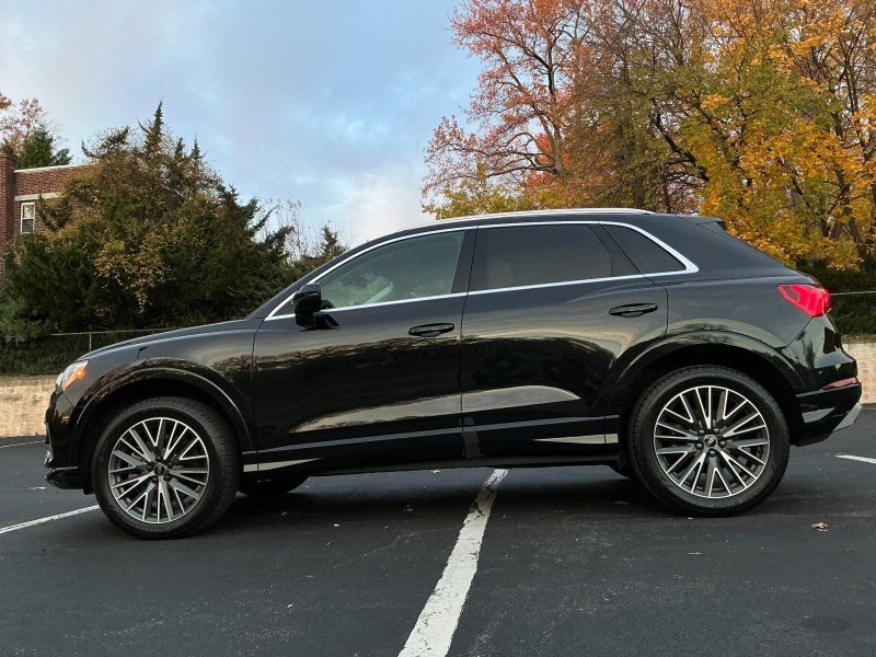 2021 Audi Q3 Premium 40 TFSI photo 4