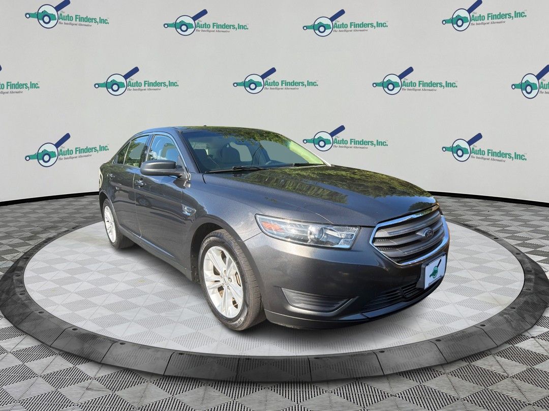 2018 Ford Taurus SE FWD's photo