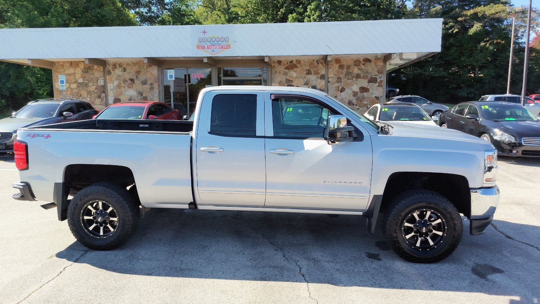 2016 Chevrolet Silverado 1500 LT photo 6