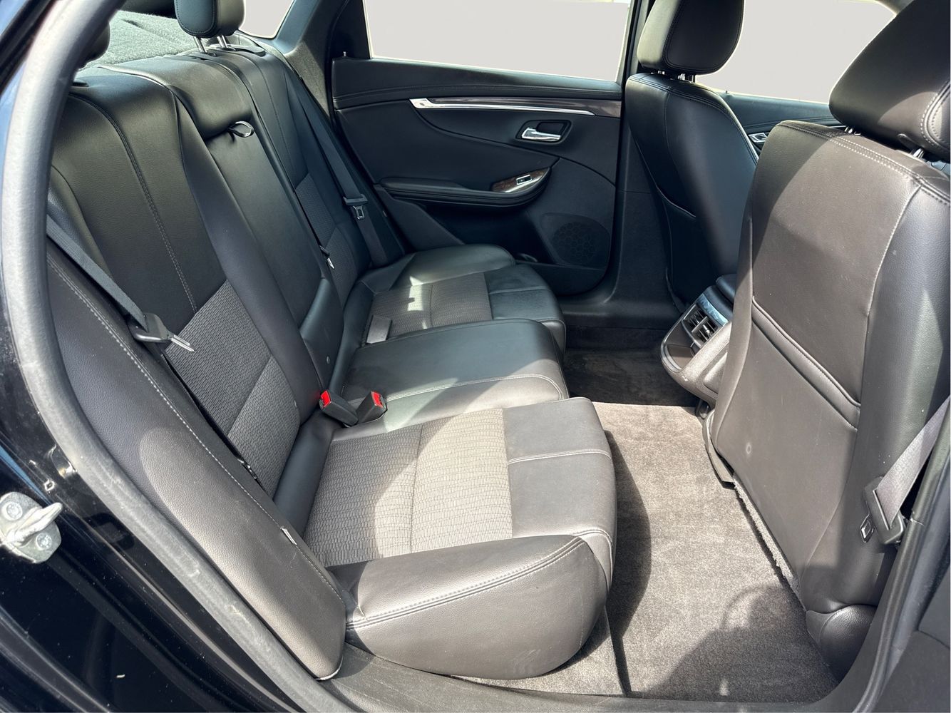 2015 Chevrolet Impala 1LT photo 11