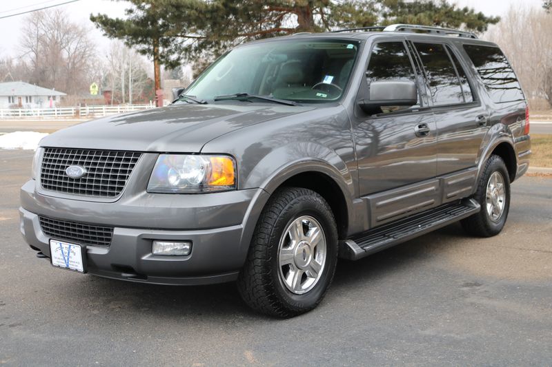 2005 Ford Expedition Photos