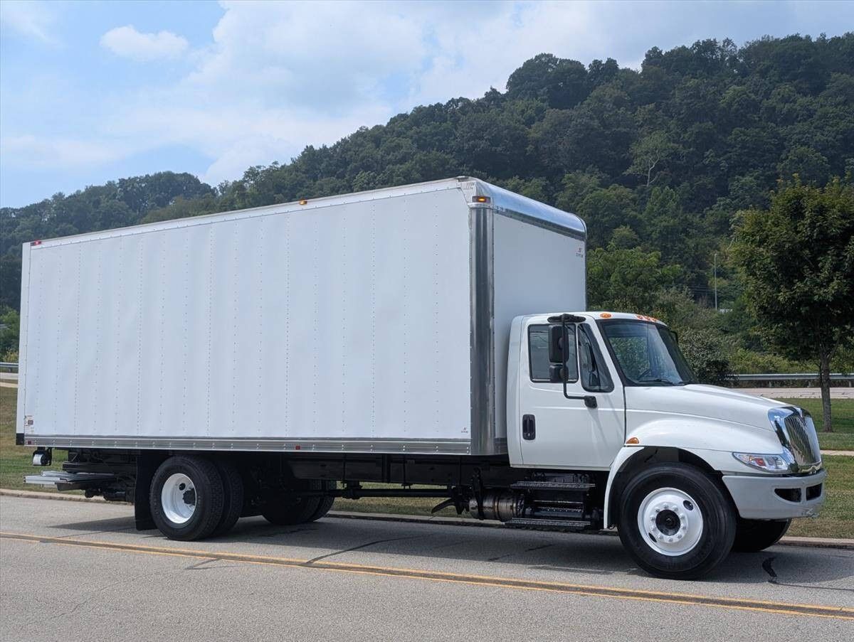 2018 International DuraStar 4300 3