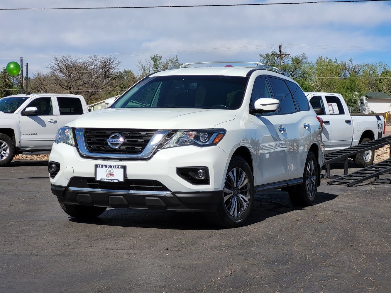 2018 Nissan Pathfinder SV 4WD's photo