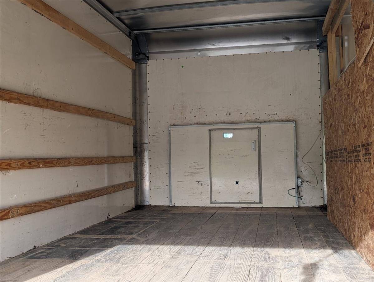 2017 Ford E-Series 34