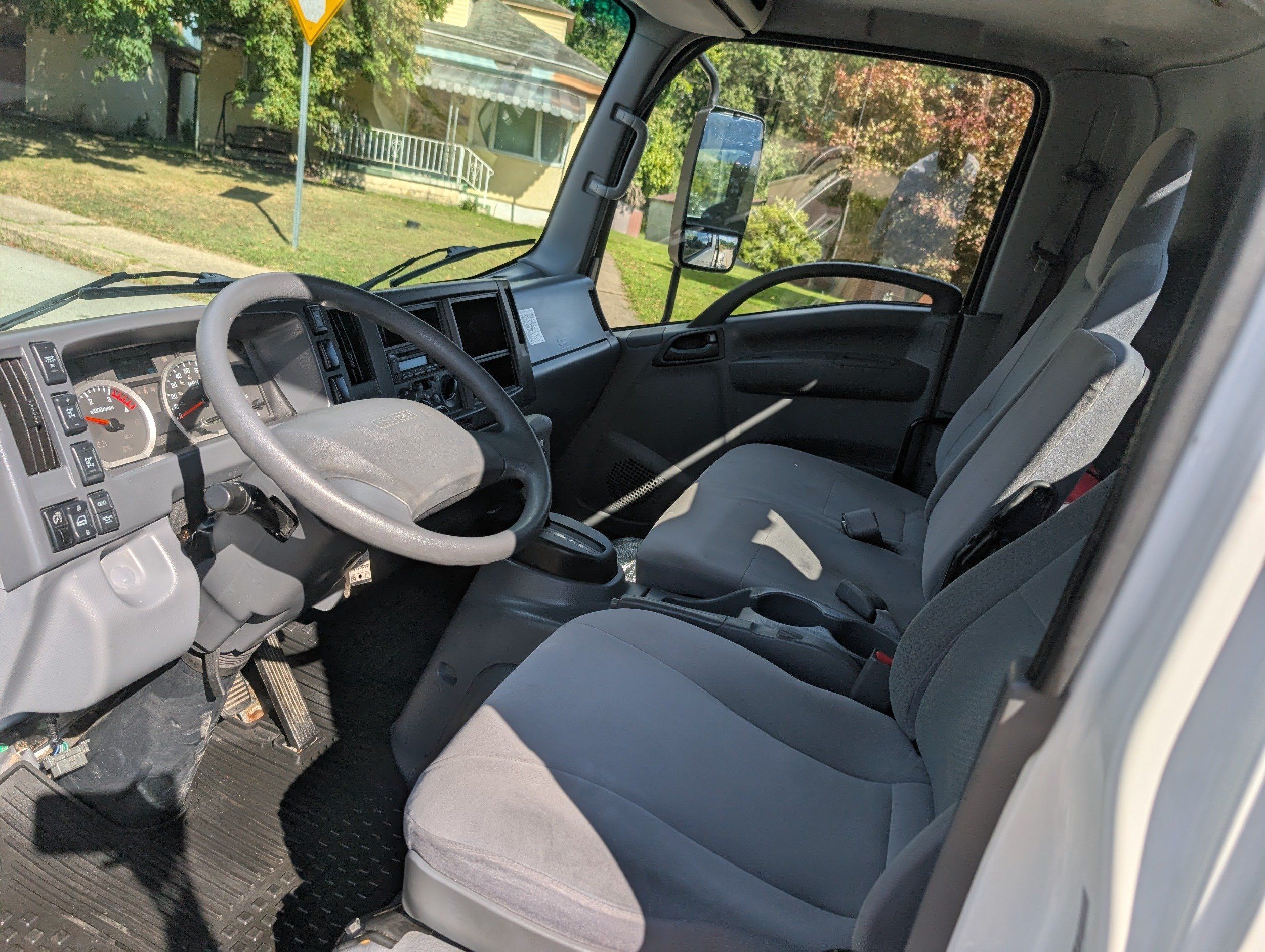 2021 Isuzu NRR photo 54