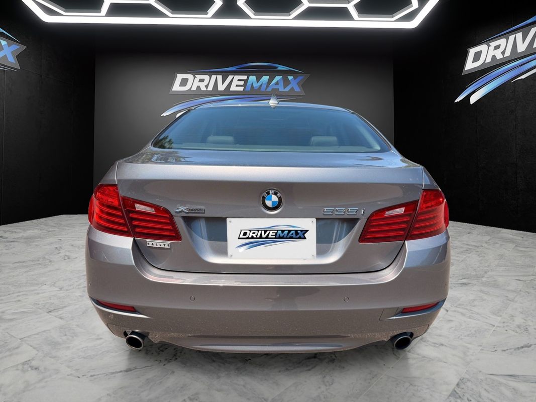 View vehicle photo 7