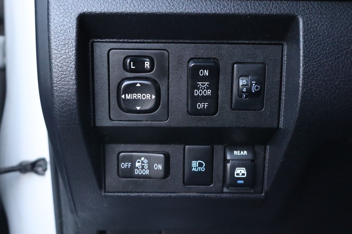 2018 Toyota Tundra SR5 5.7L V8