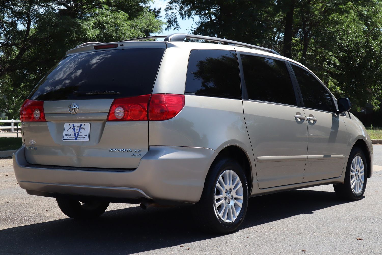 2009 Toyota Sienna LE 7-Passenger | Victory Motors of Colorado