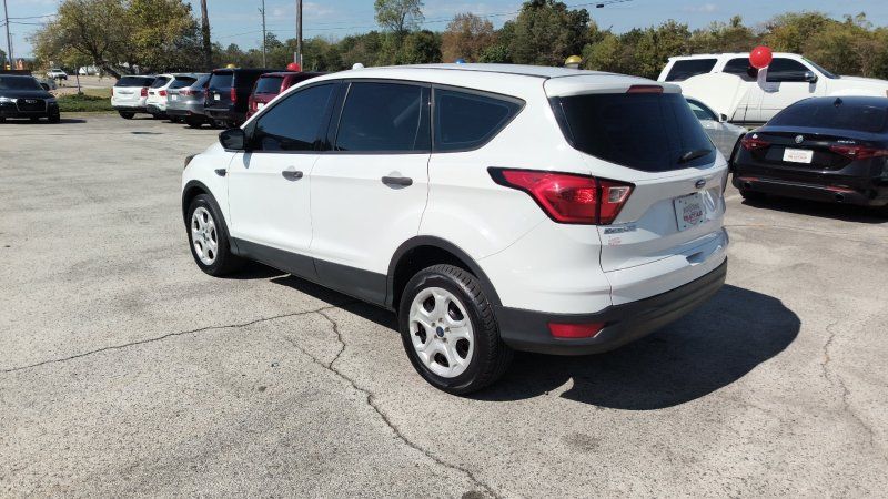 2019 Ford Escape S photo 3