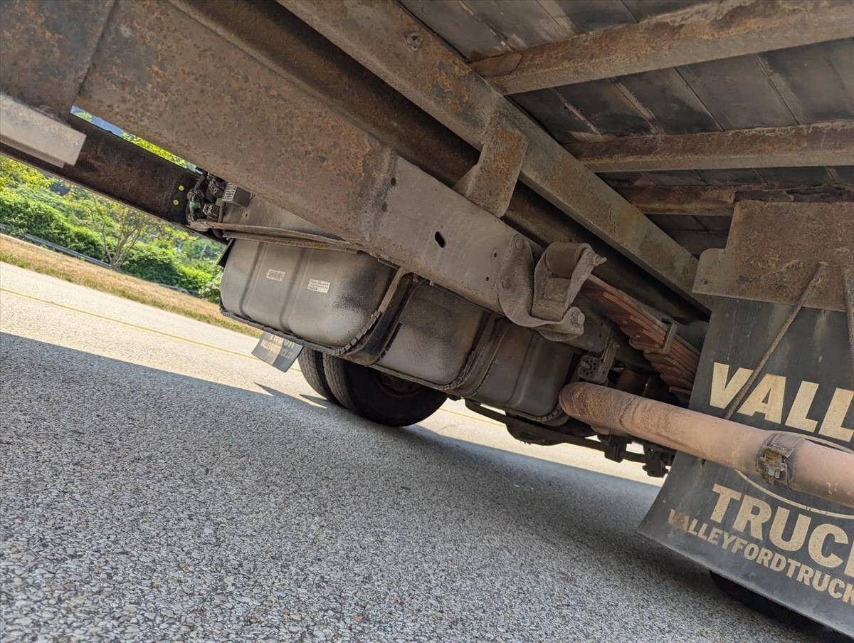 2016 Ford E-Series 32