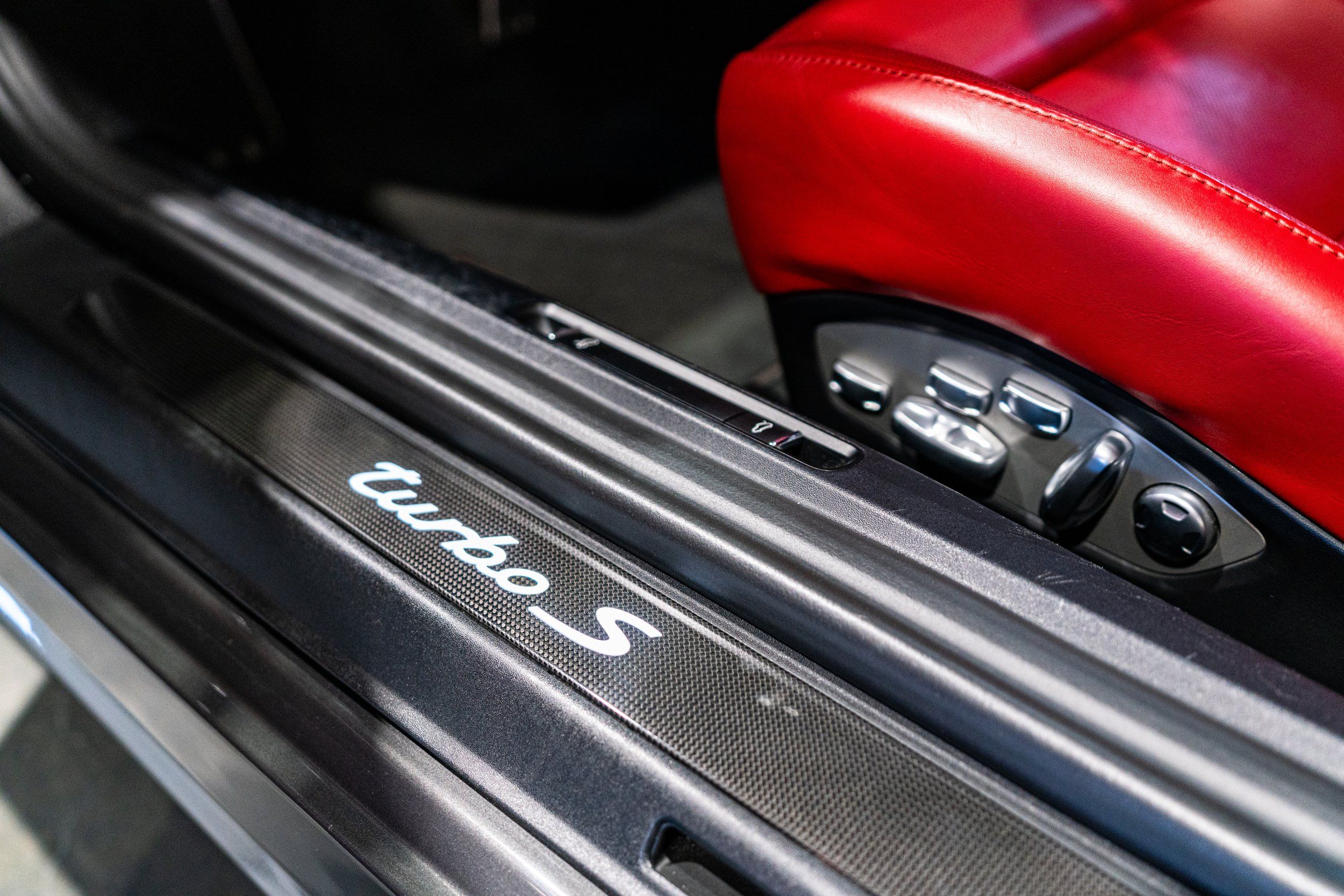 2015 Porsche 911 Turbo S - Photo 26