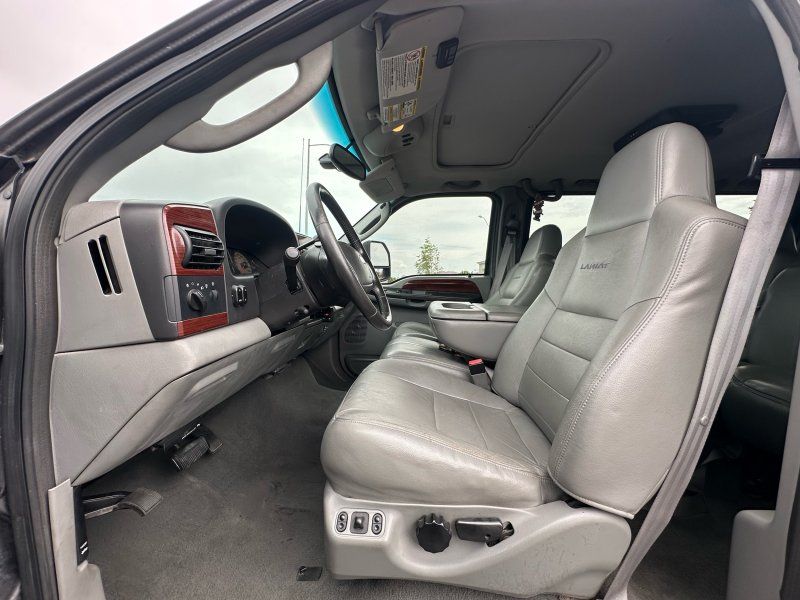 2005 Ford F-250 Super Duty Lariat - Photo 9