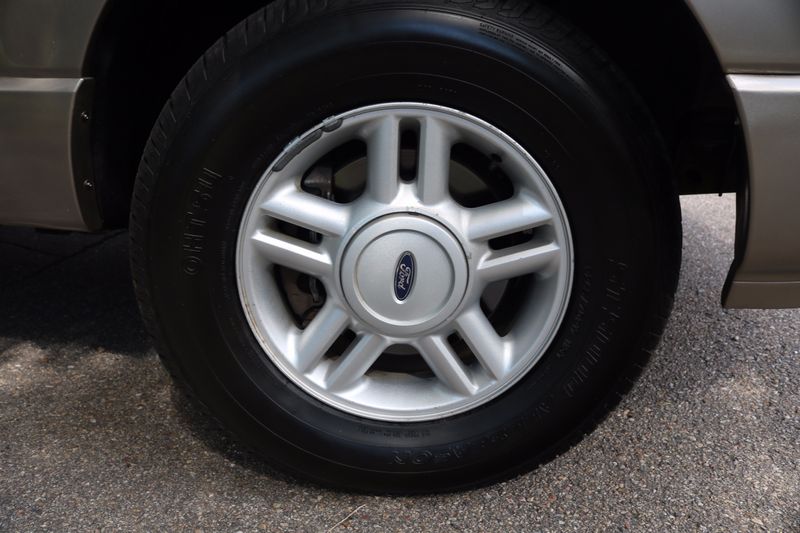 2003 Ford Expedition XLT | Victory Motors of Colorado