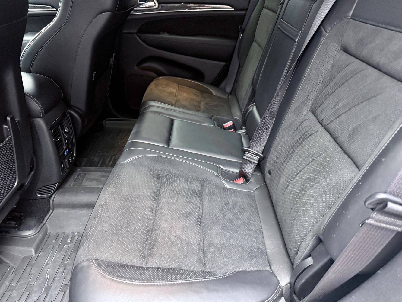 2021 Jeep Grand Cherokee SRT8 photo 13