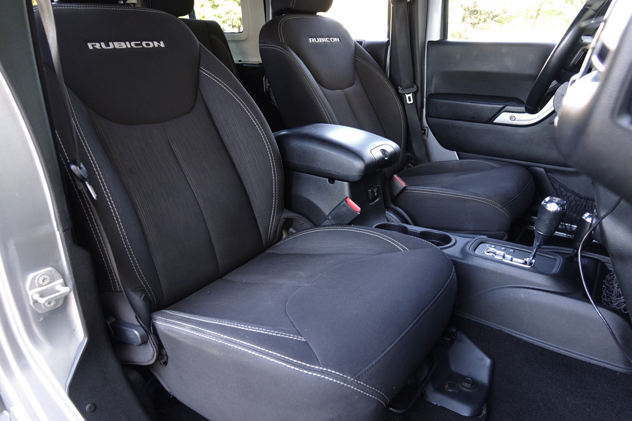 2015 Jeep Wrangler Unlimited Rubicon photo 41