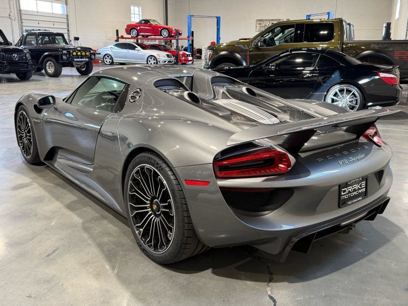 2015 Porsche 918 Spyder, photo 3