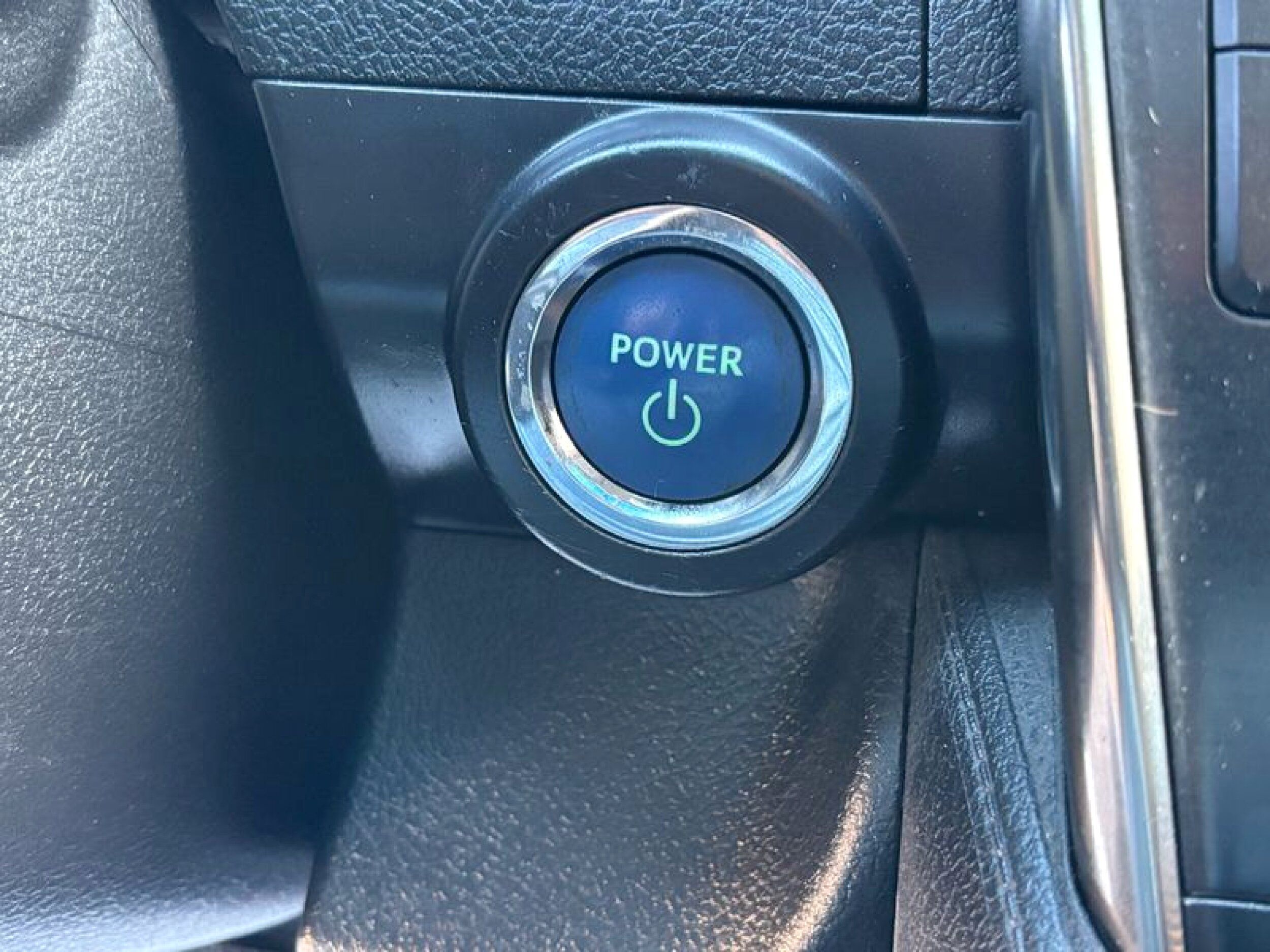 2014 Toyota Camry SE Hybrid - Photo 22