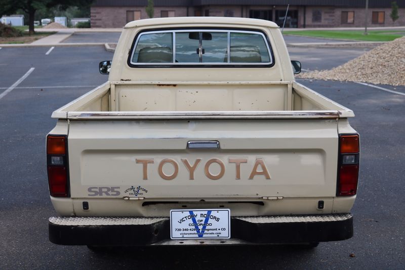 1983 Toyota Pickup Photos