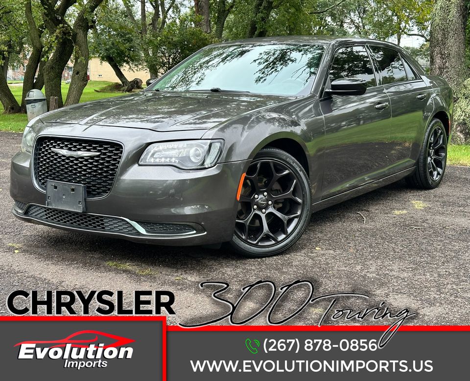 2019 Chrysler 300 Touring RWD photo