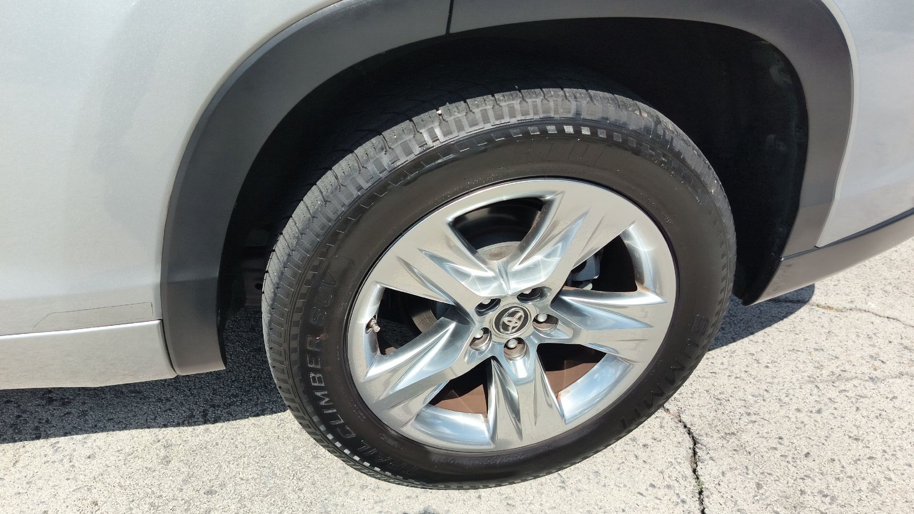 2016 Toyota Highlander Base Hybrid photo 25