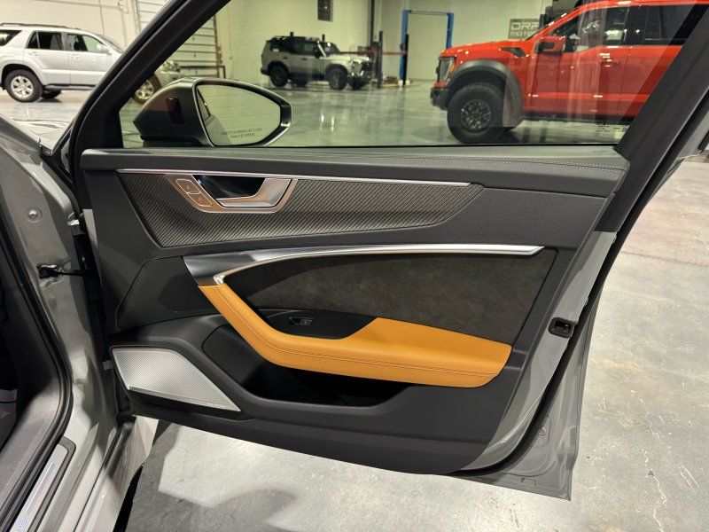 2021 Audi RS 6 Avant 4.0T quattro Avant, photo 21