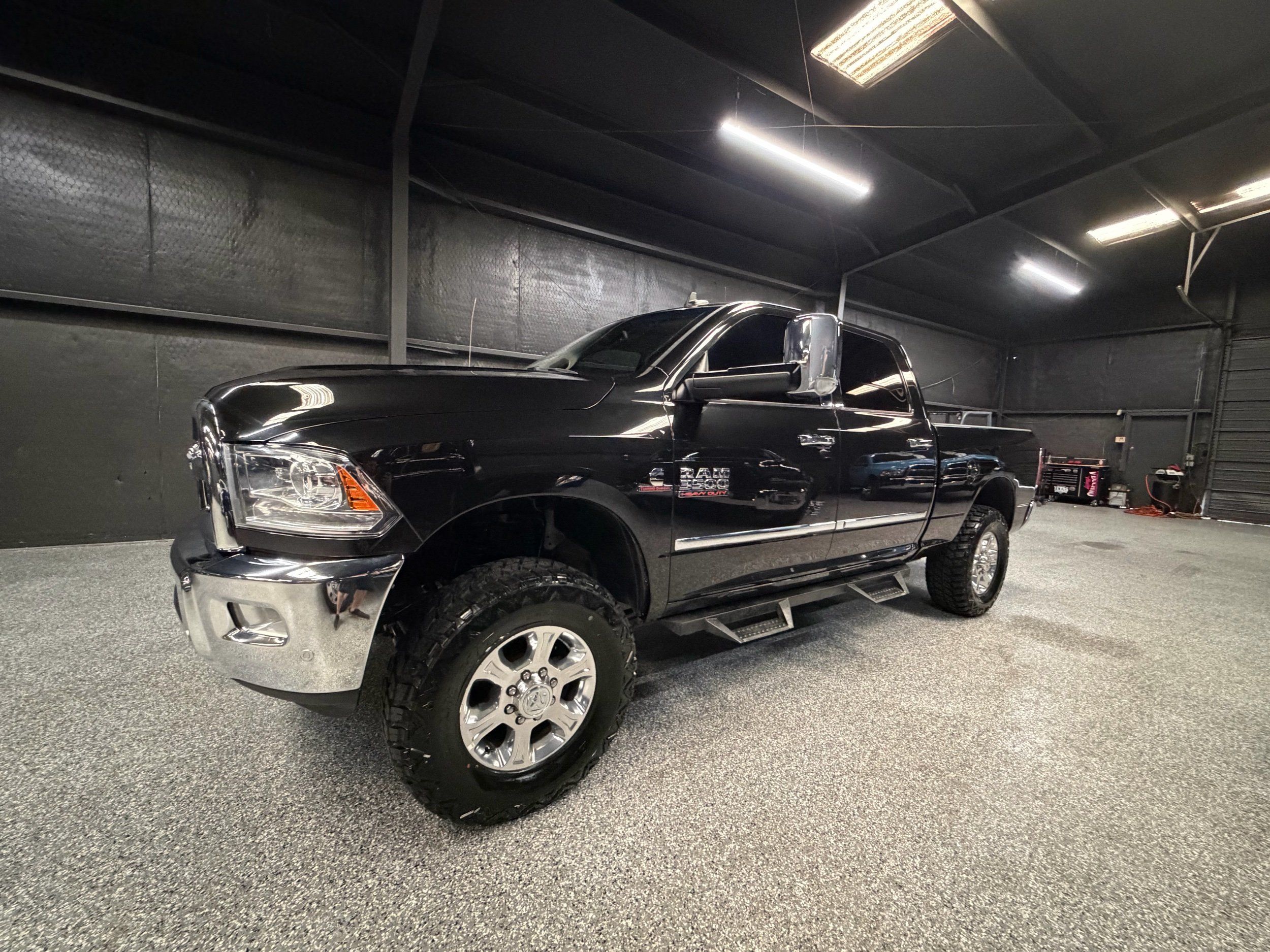 2017 RAM 3500 Laramie 4X4 Crew Cab SWB's photo