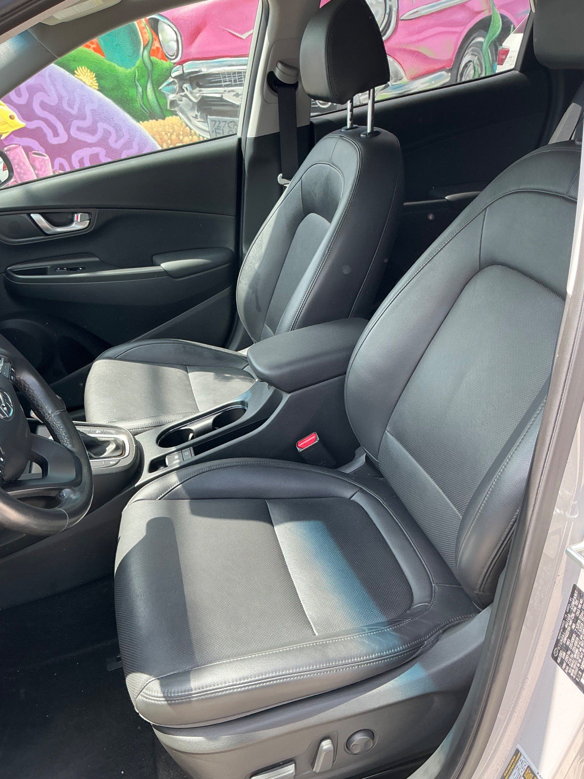 2022 Hyundai Kona Limited photo 4