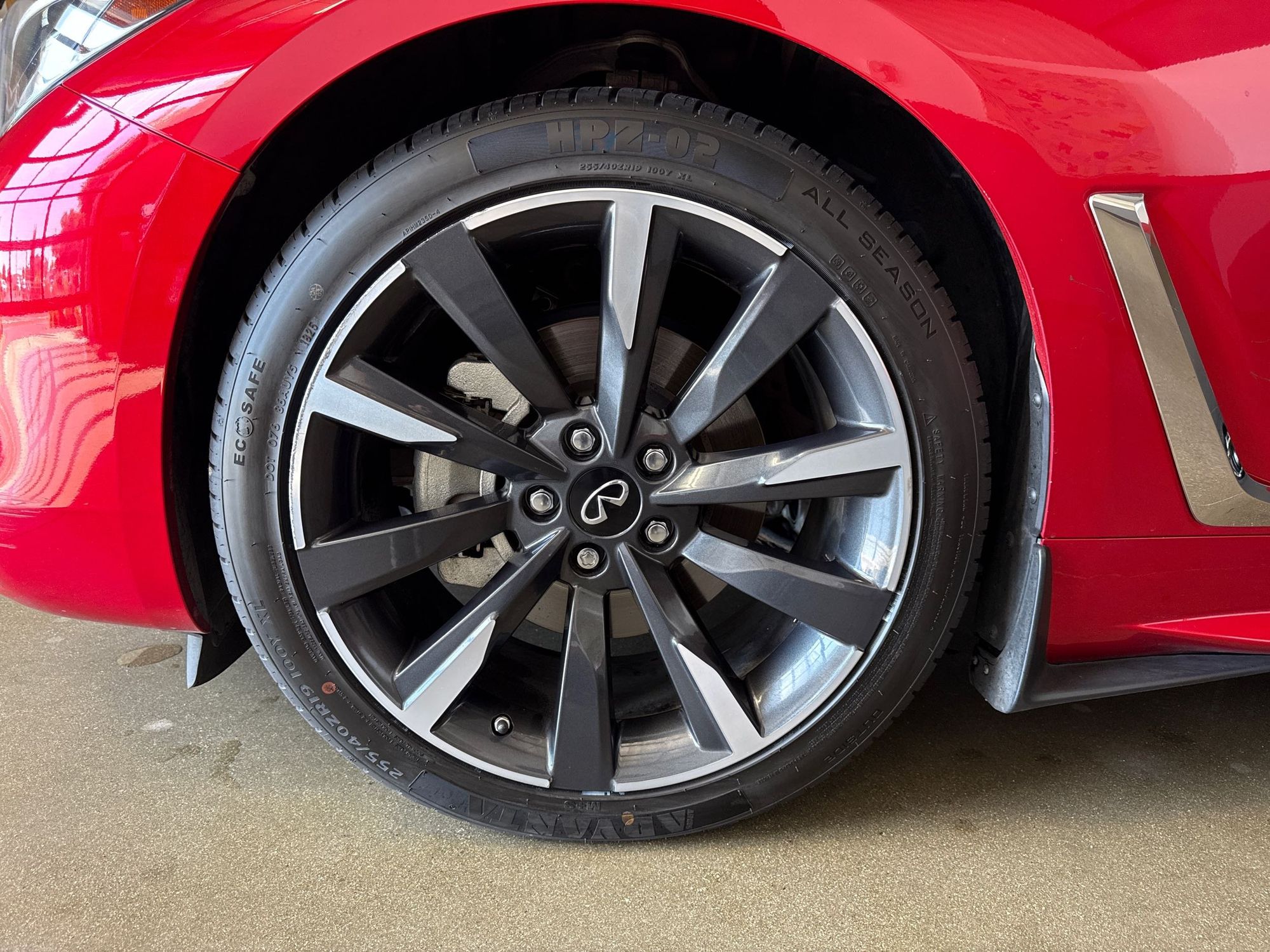 2022 Infiniti Q60 Luxe photo 30