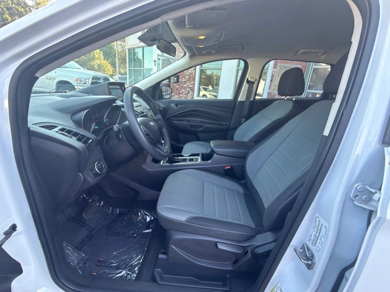 2017 Ford Escape S photo 11