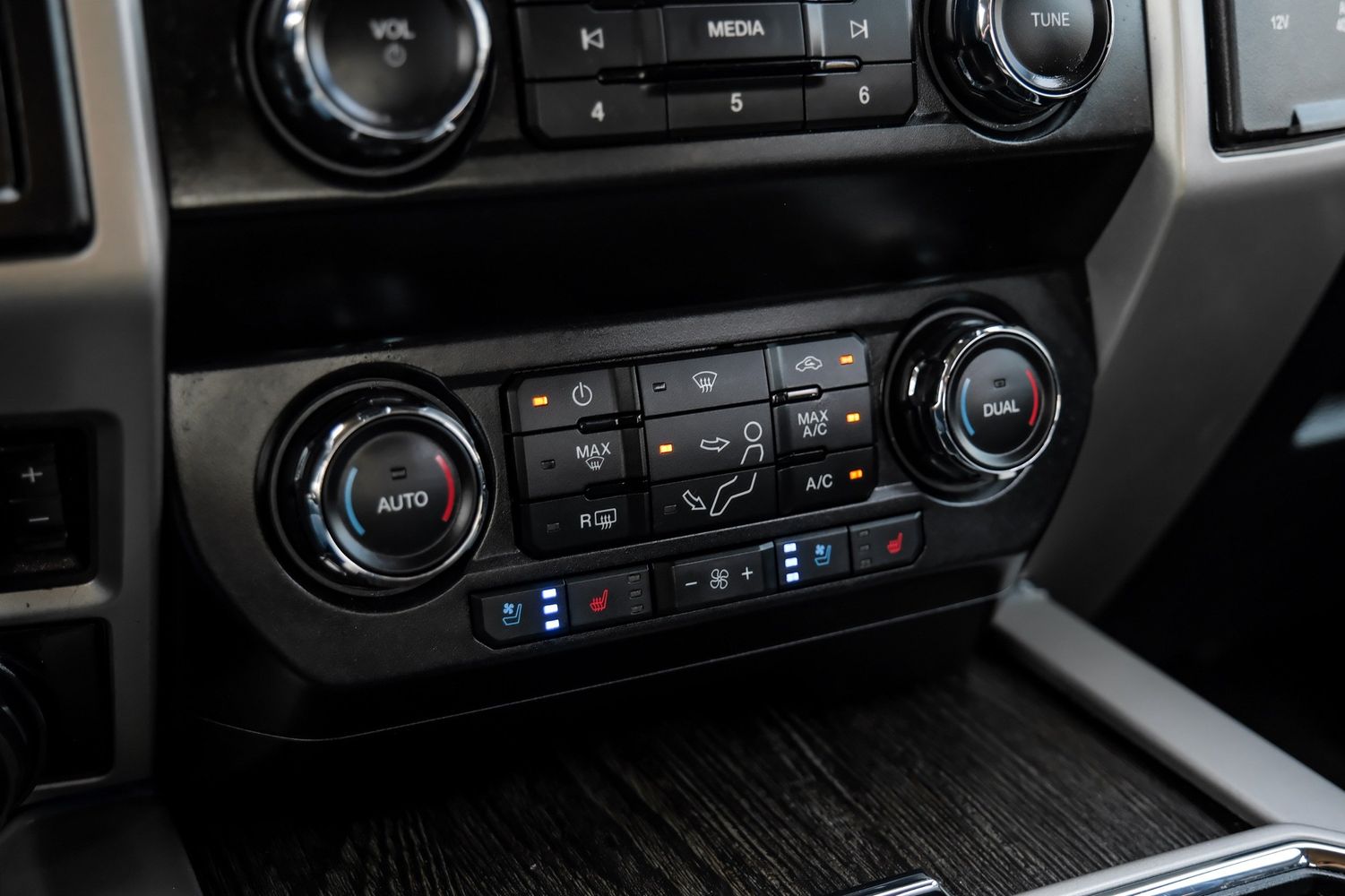 2021 Ford F-250 Lariat photo 33