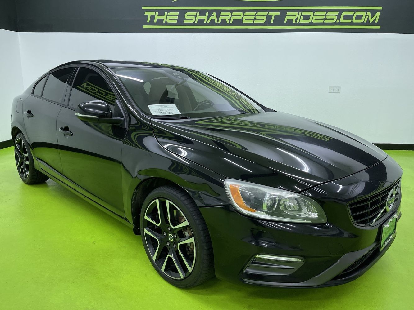2017 Volvo S60 T5 Dynamic photo 2