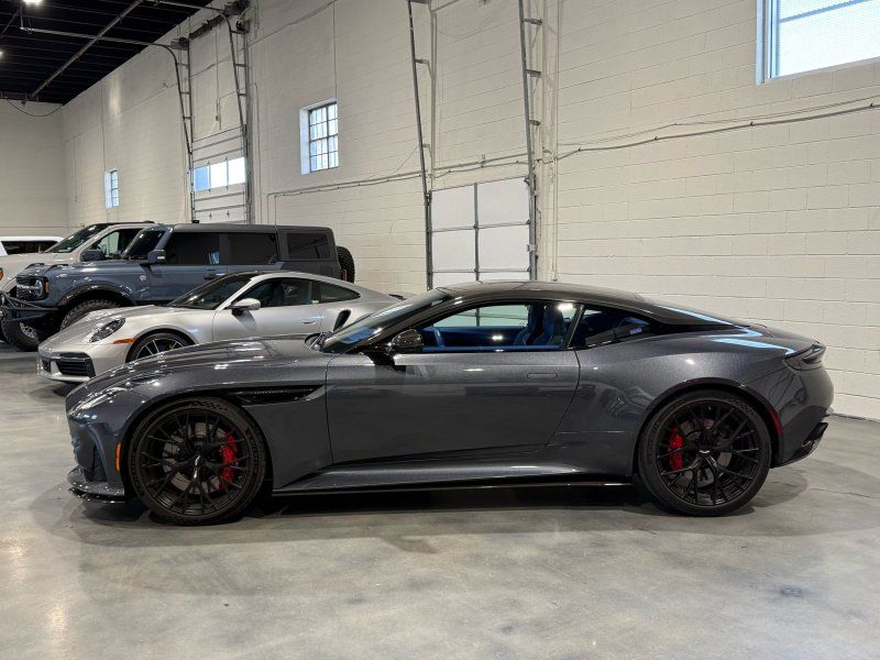 2024 Aston Martin DB12, photo 2