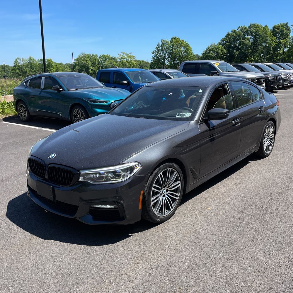 2017 BMW 5 Series 540i xDrive Sedan's photo