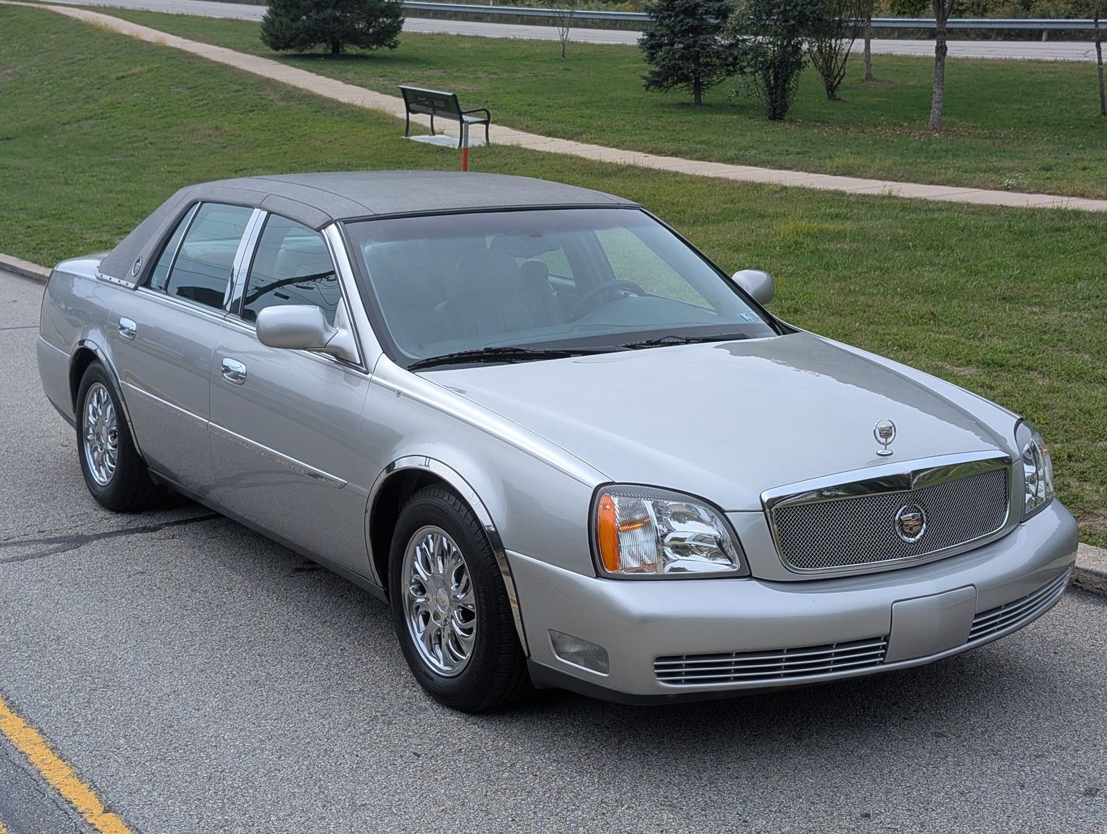 2005 Cadillac DeVille 4