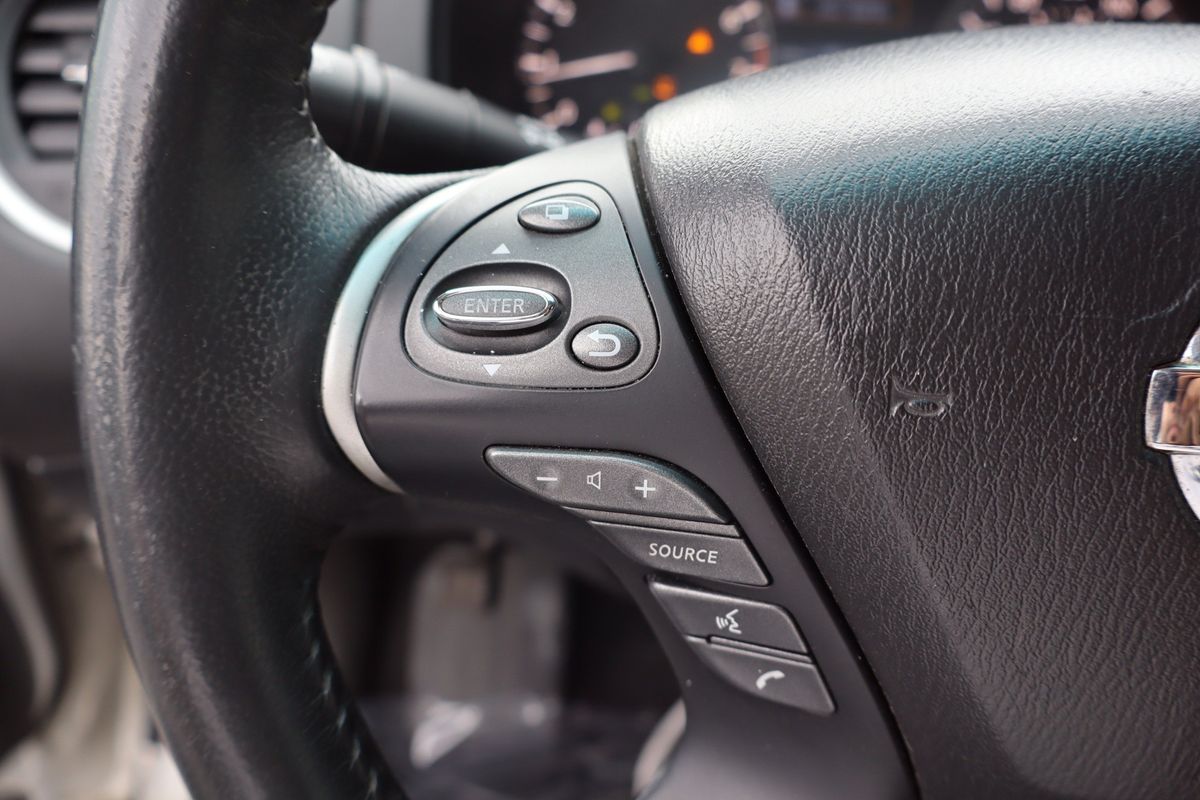 2019 Nissan Pathfinder SV