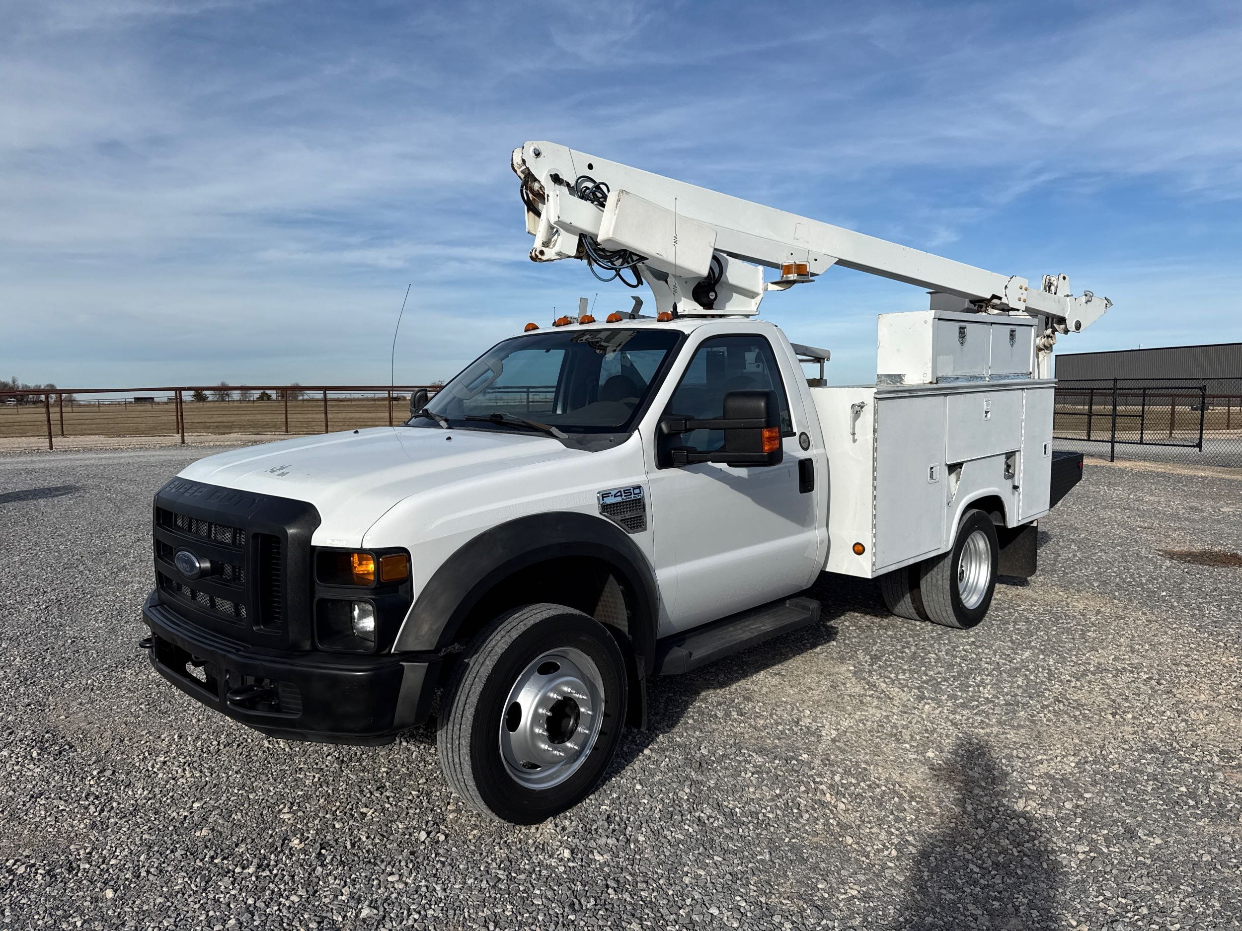 2008 Ford F-450 Super Duty Chassis Cab's photo