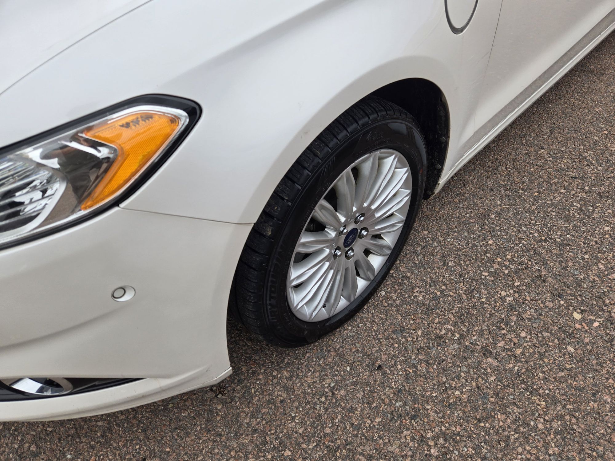 2013 Ford Fusion Energi Titanium photo 4