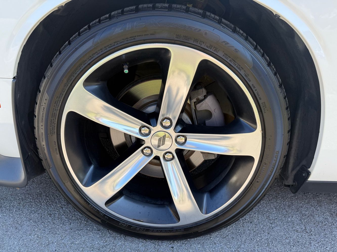 2019 Dodge Challenger R/T photo 11