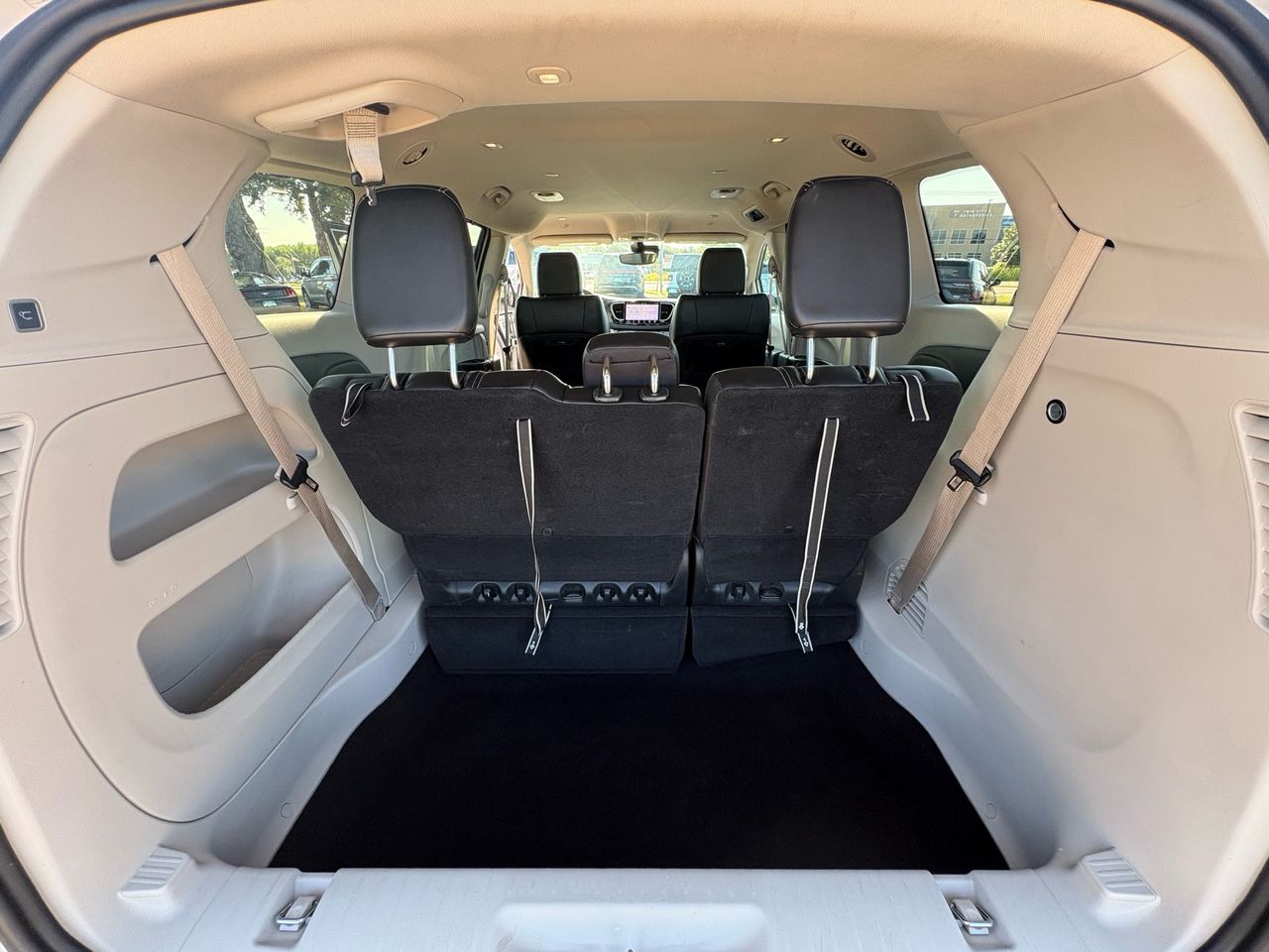 2024 Chrysler Pacifica Touring L - Photo 31