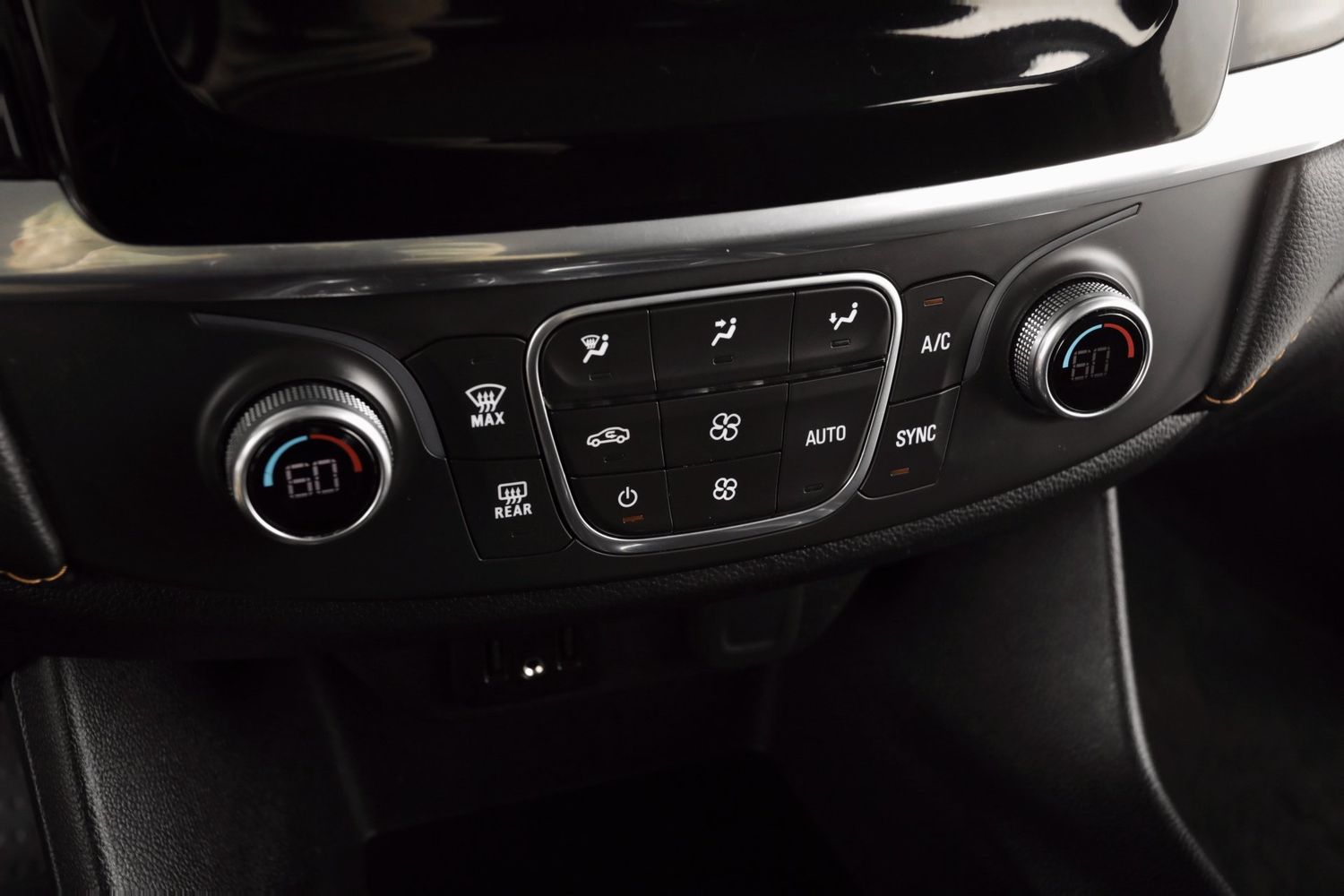 2019 Chevrolet Traverse LS photo 9