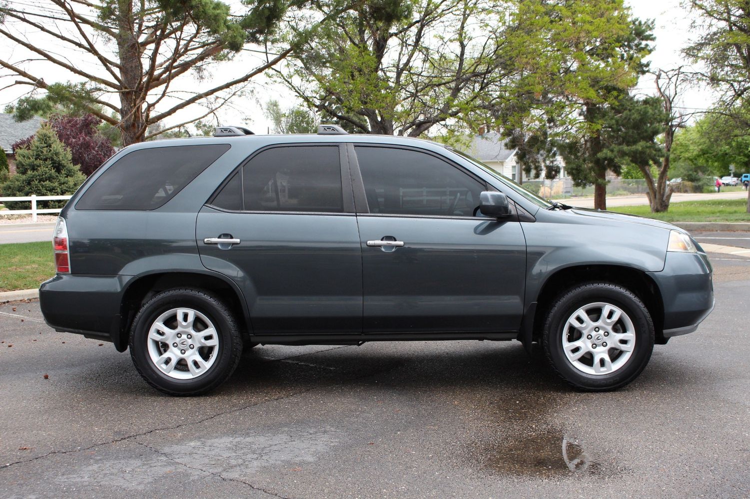 2005 Acura MDX Touring w/Navi w/RES | Victory Motors of Colorado