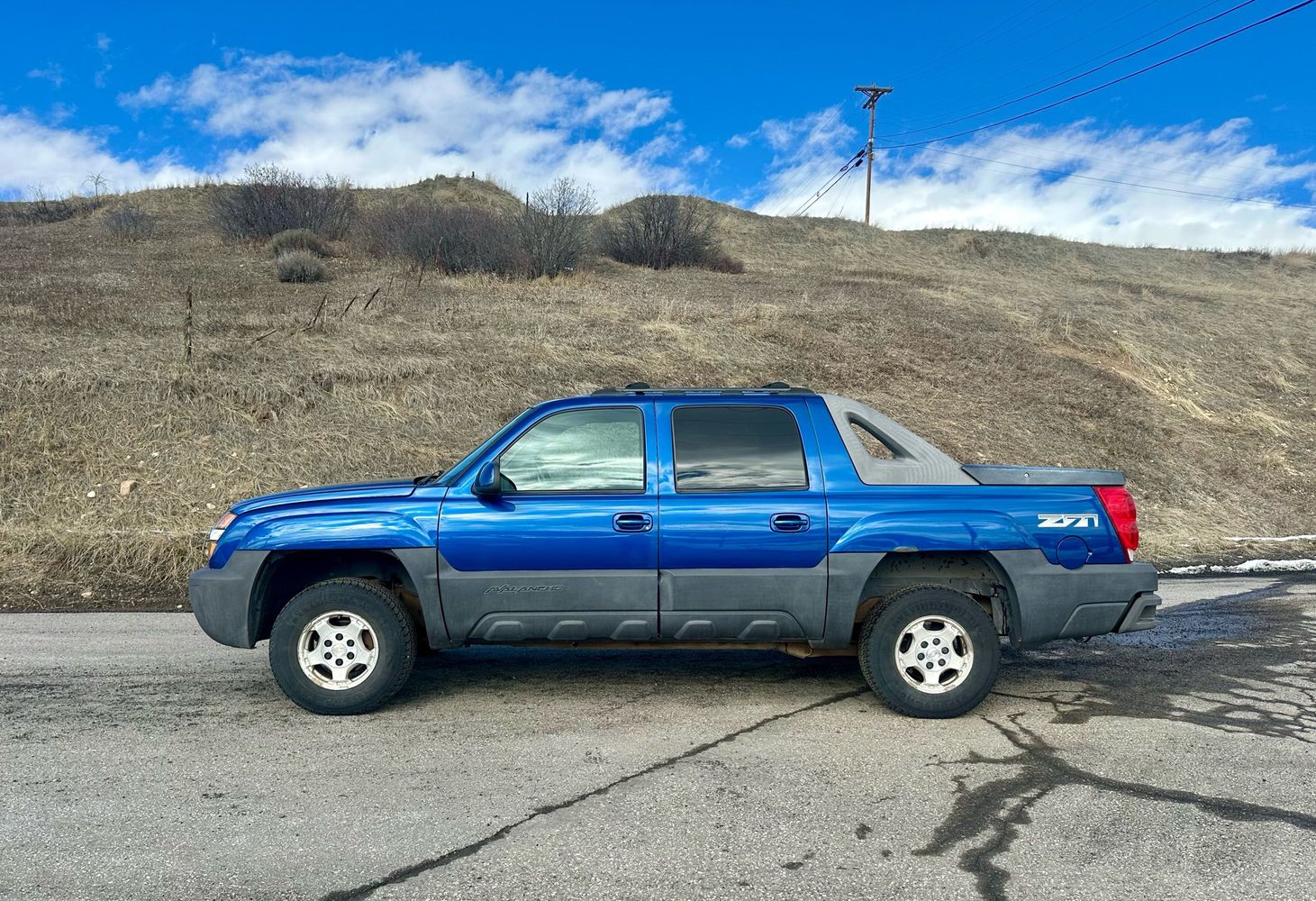 2003 Chevrolet Avalanche Base's photo